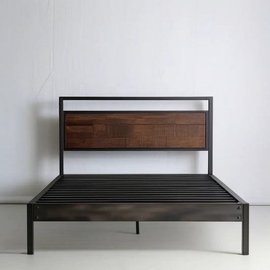 Łóżko dwuosobowe ze stalową ramą i zagłówkiem MDF czarno-orzechowe 140 x 200 cm